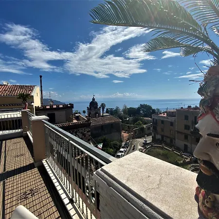I Due Grifoni Apartment